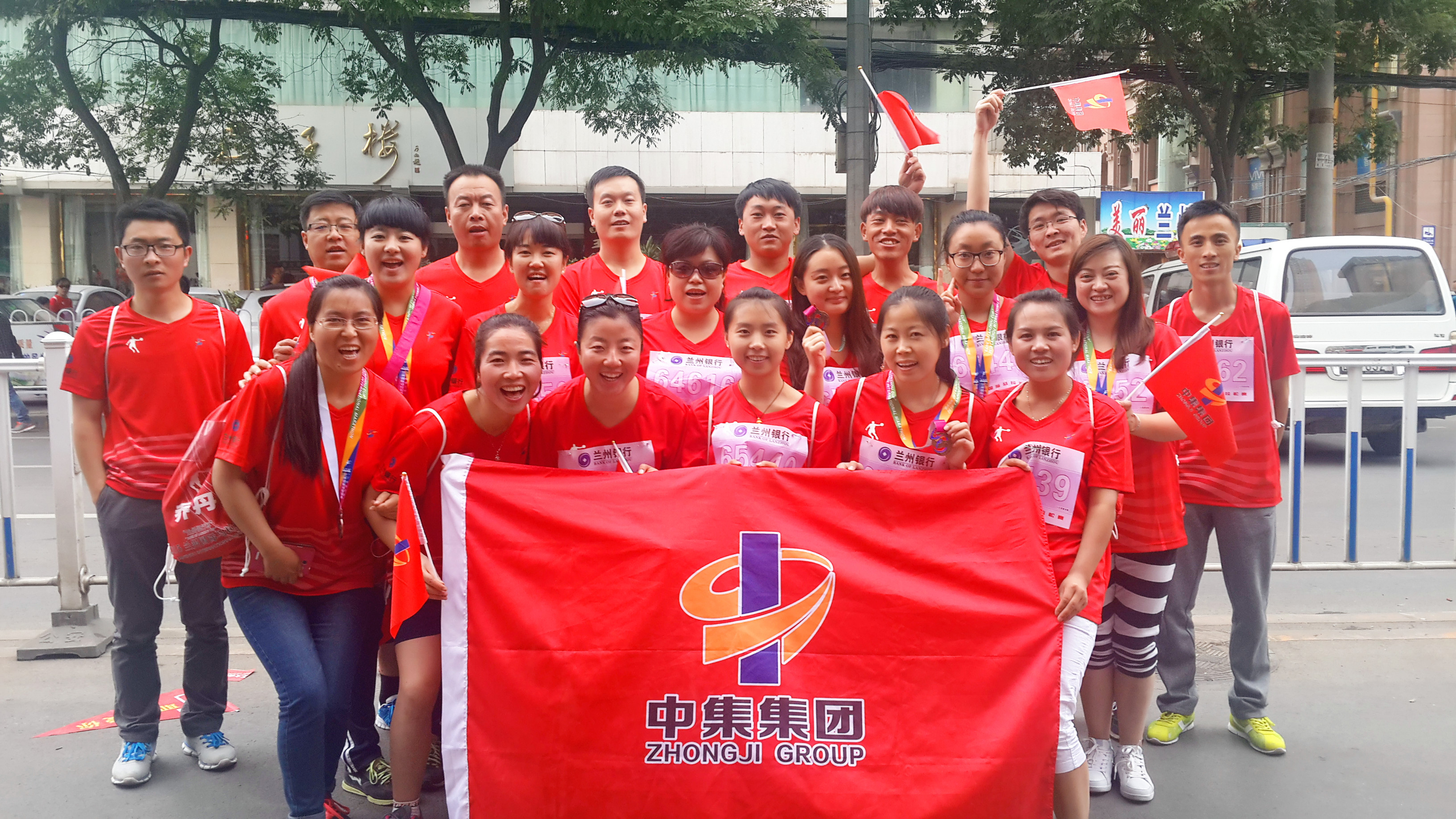 2015�m�݇�(gu��)�H�R����ِ�ɹ��e��-�м��F(tu��n)�w5���｡��ِ��